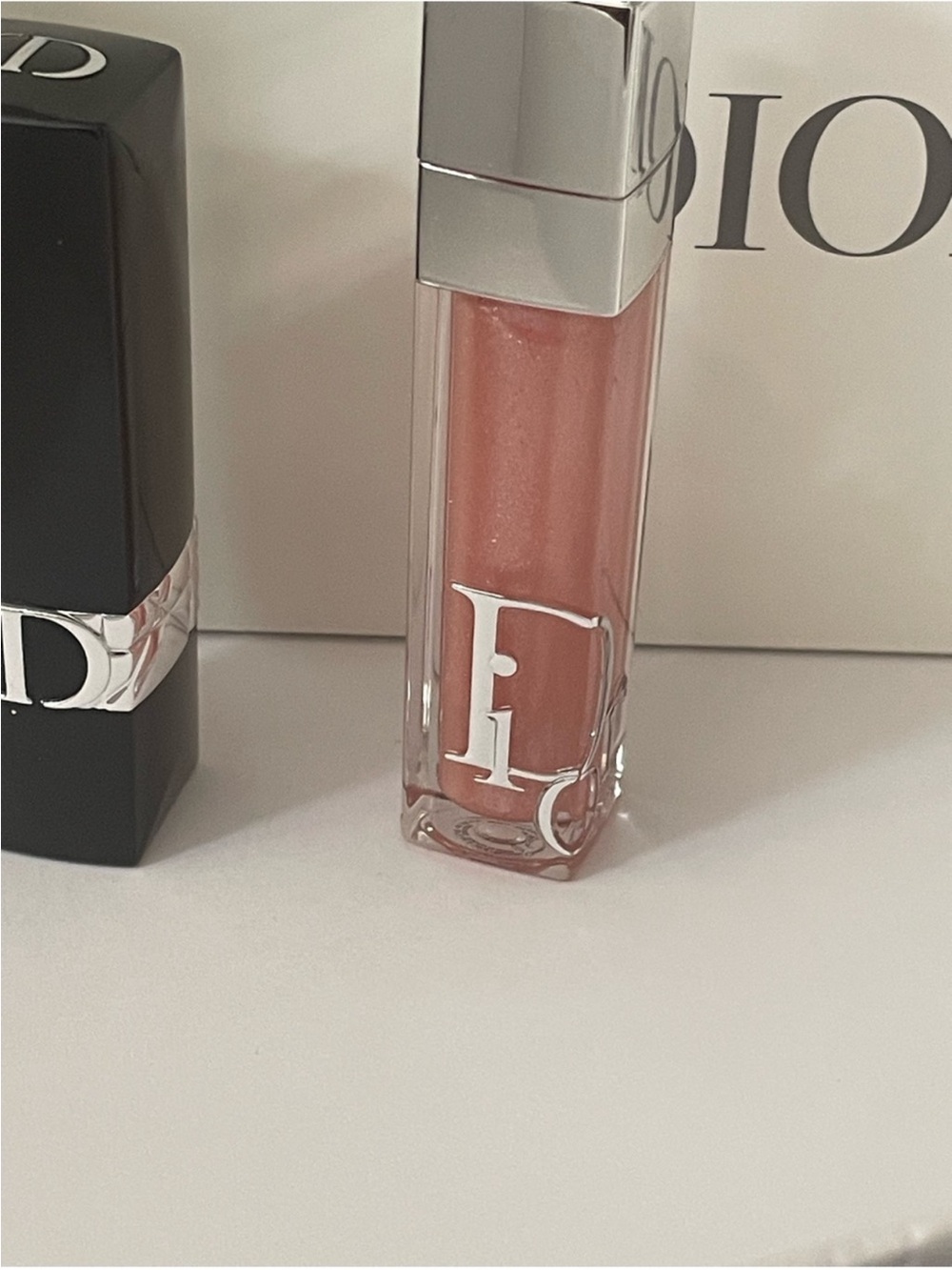 Dior Cream Velvet Cosmetic Pouch
6-piece Bundle in Limited Edition
Box - Picture 5 of 13
